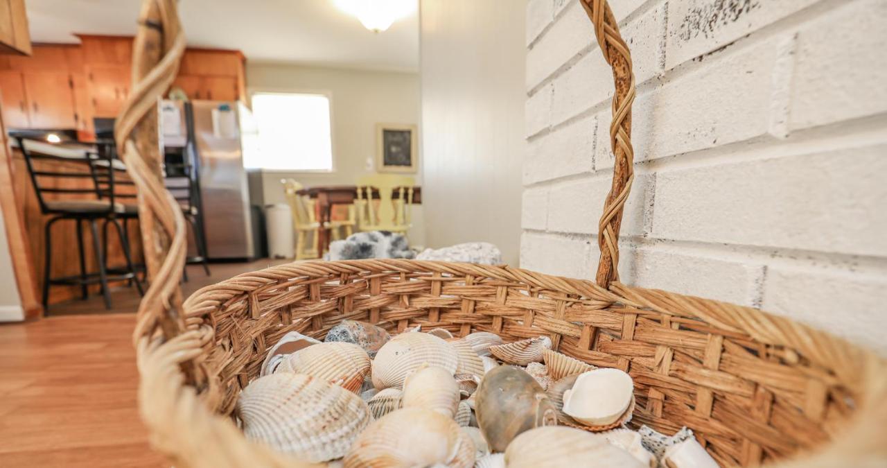 Spacious Home With Waterfront View-Welcome Pets Sneads Ferry 외부 사진