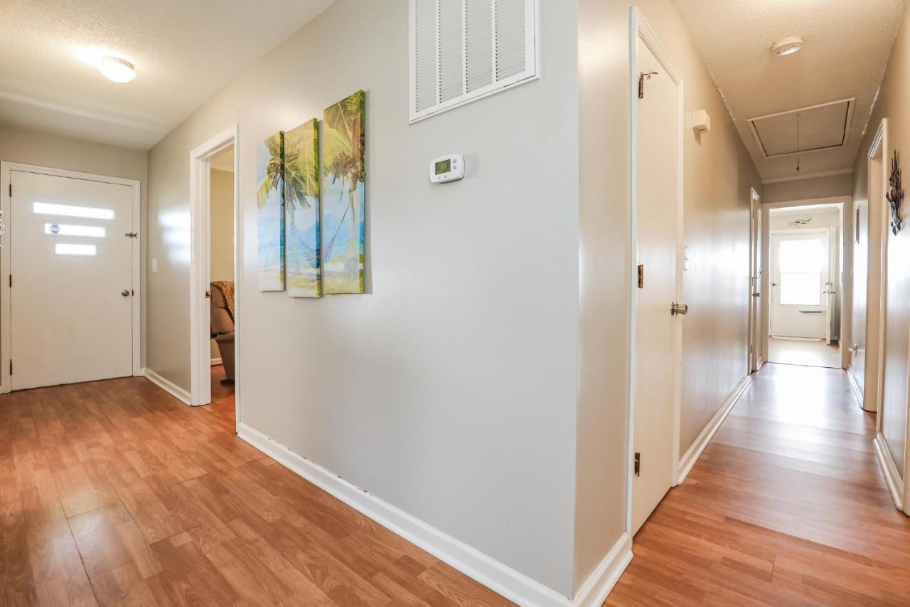 Spacious Home With Waterfront View-Welcome Pets Sneads Ferry 외부 사진