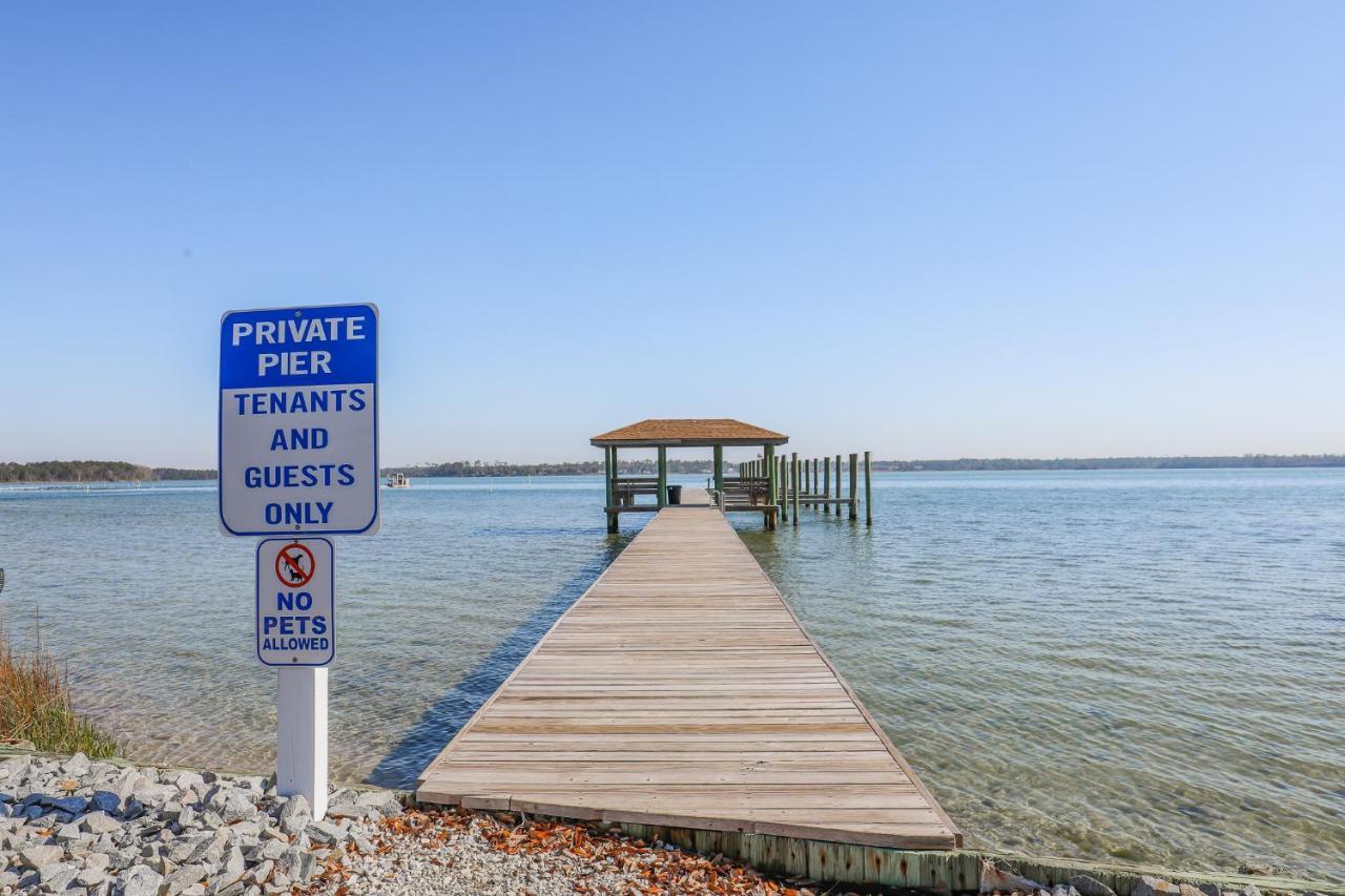 Spacious Home With Waterfront View-Welcome Pets Sneads Ferry 외부 사진