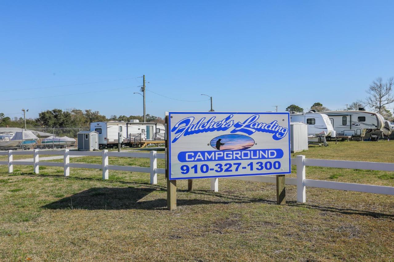 Spacious Home With Waterfront View-Welcome Pets Sneads Ferry 외부 사진