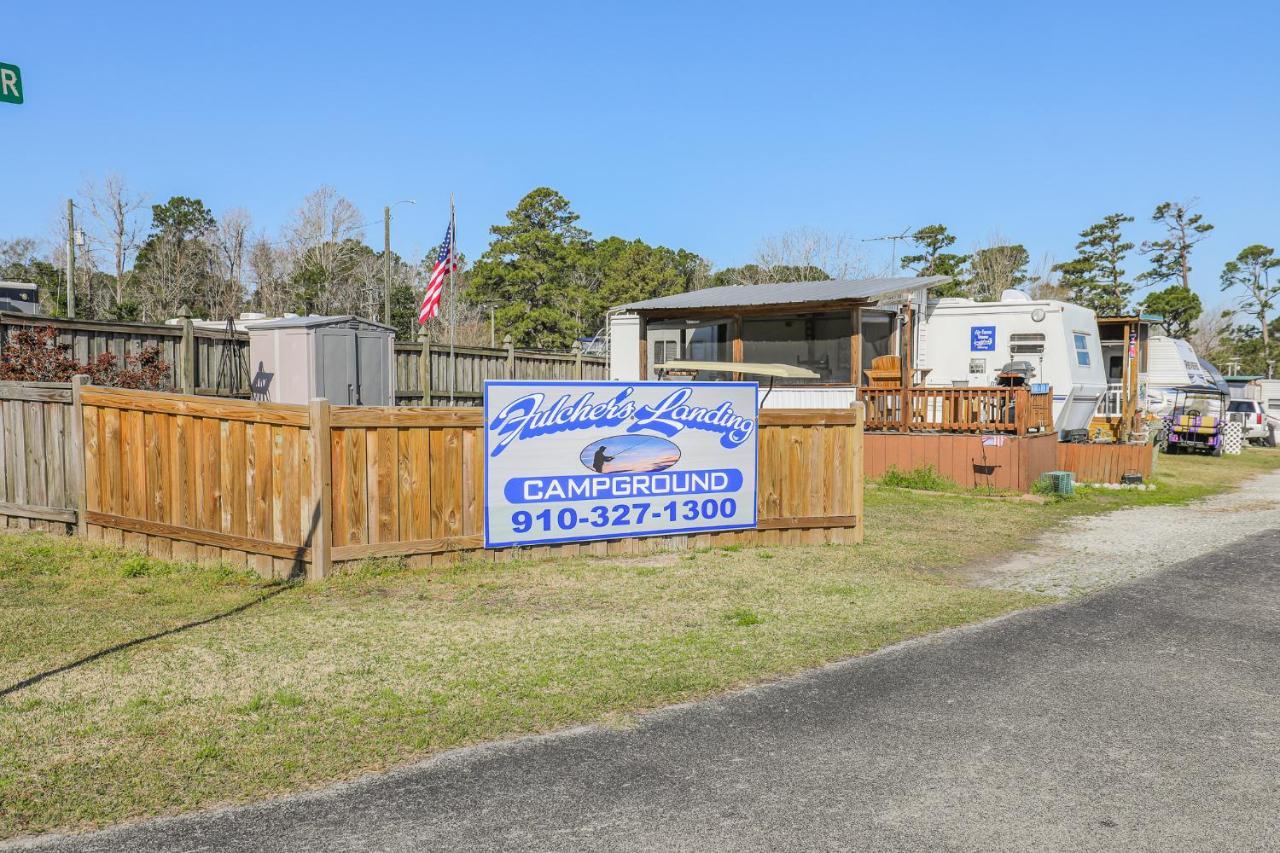 Spacious Home With Waterfront View-Welcome Pets Sneads Ferry 외부 사진